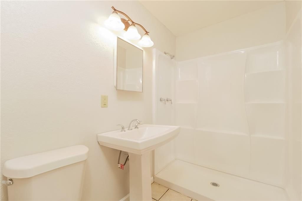 5642 N Tullis Avenue — photo 12