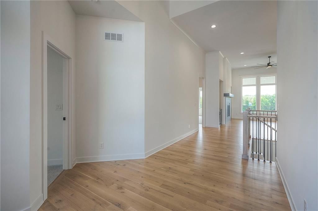 9000 N Clarion Avenue — photo 5