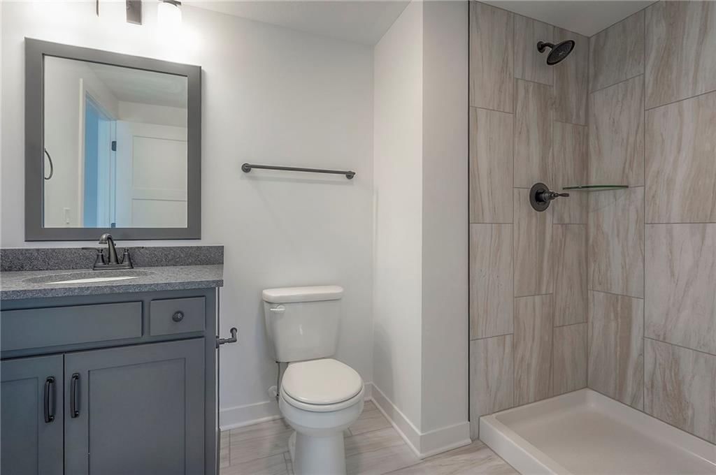 9000 N Clarion Avenue — photo 23