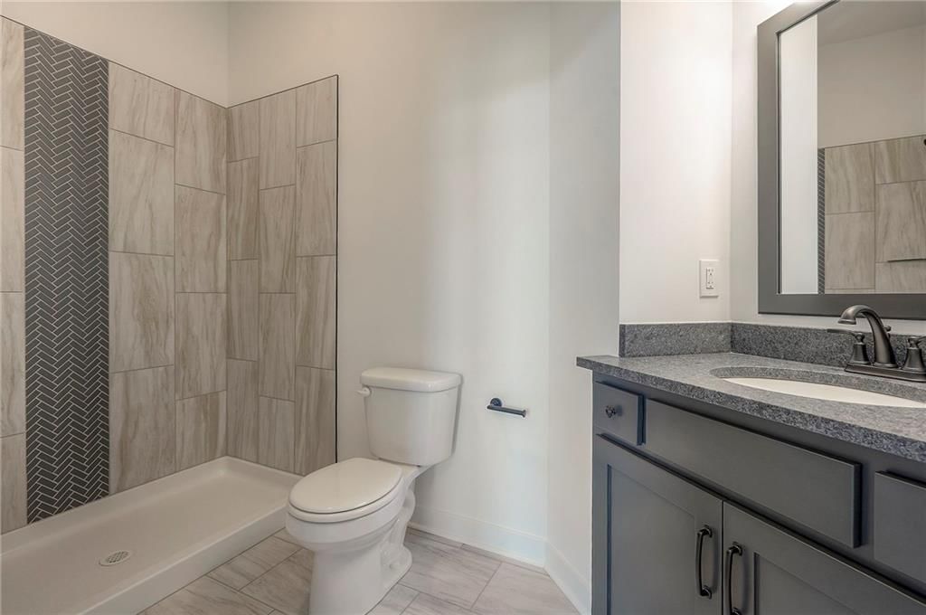 9000 N Clarion Avenue — photo 24