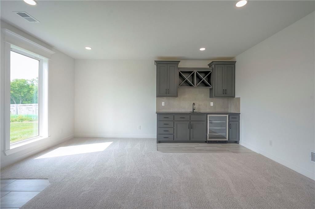 9000 N Clarion Avenue — photo 38