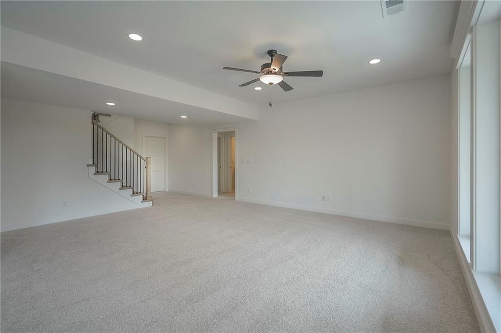 9000 N Clarion Avenue — photo 42