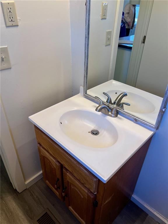 712 W 4th Street — photo 25