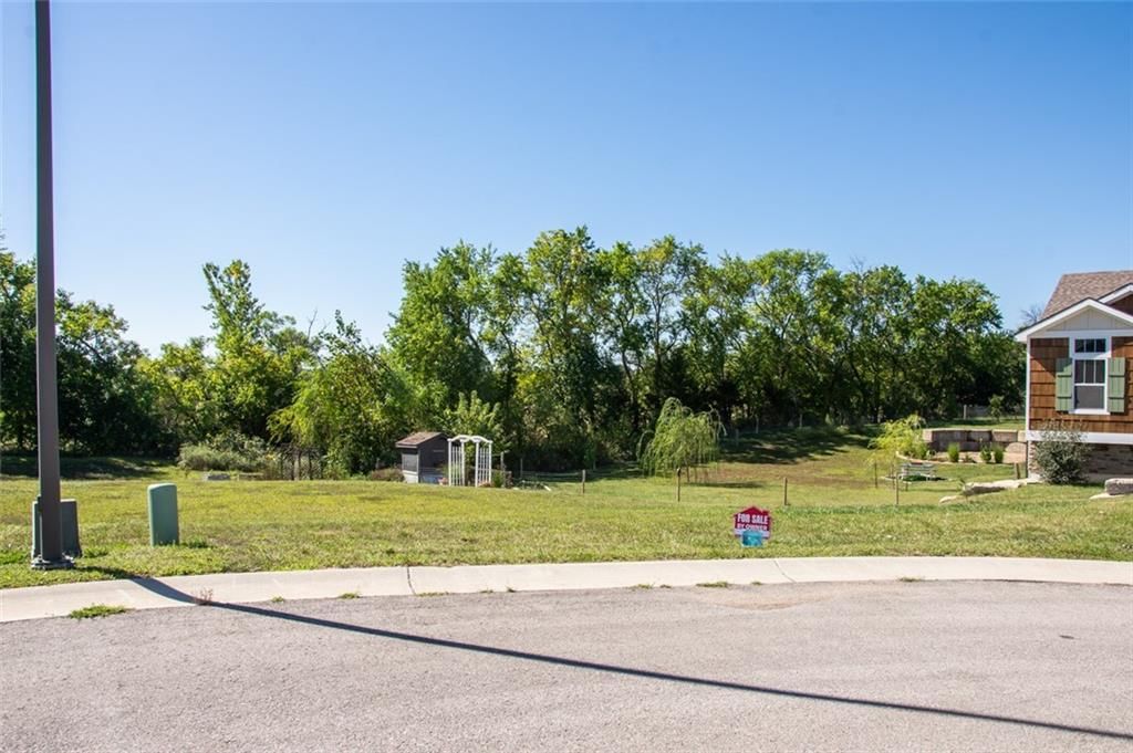 705 Ashley Court — photo 6