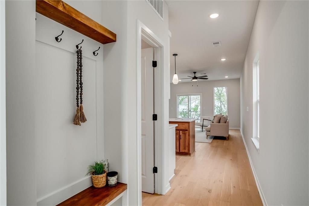 607 SW Shadow Glen Drive — photo 5