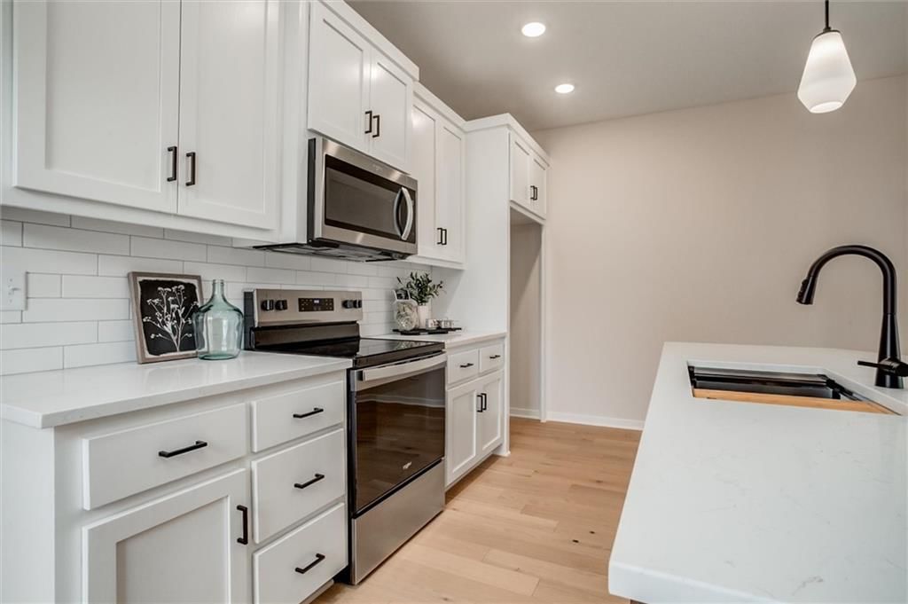 607 SW Shadow Glen Drive — photo 8