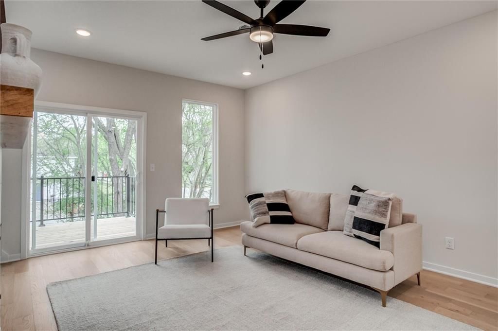 607 SW Shadow Glen Drive — photo 13
