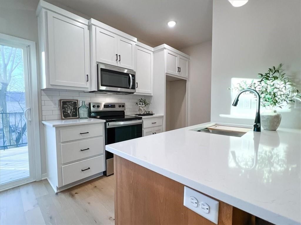 605 SW Shadow Glen Drive — photo 11