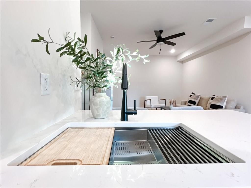 605 SW Shadow Glen Drive — photo 14