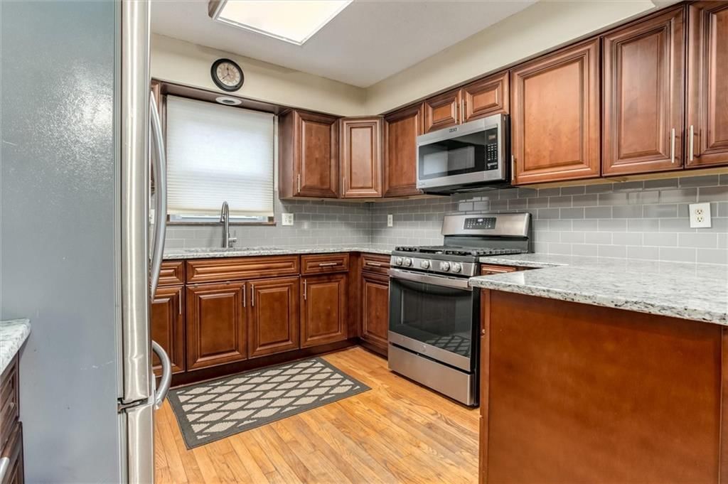 11208 W 114 Street — photo 9