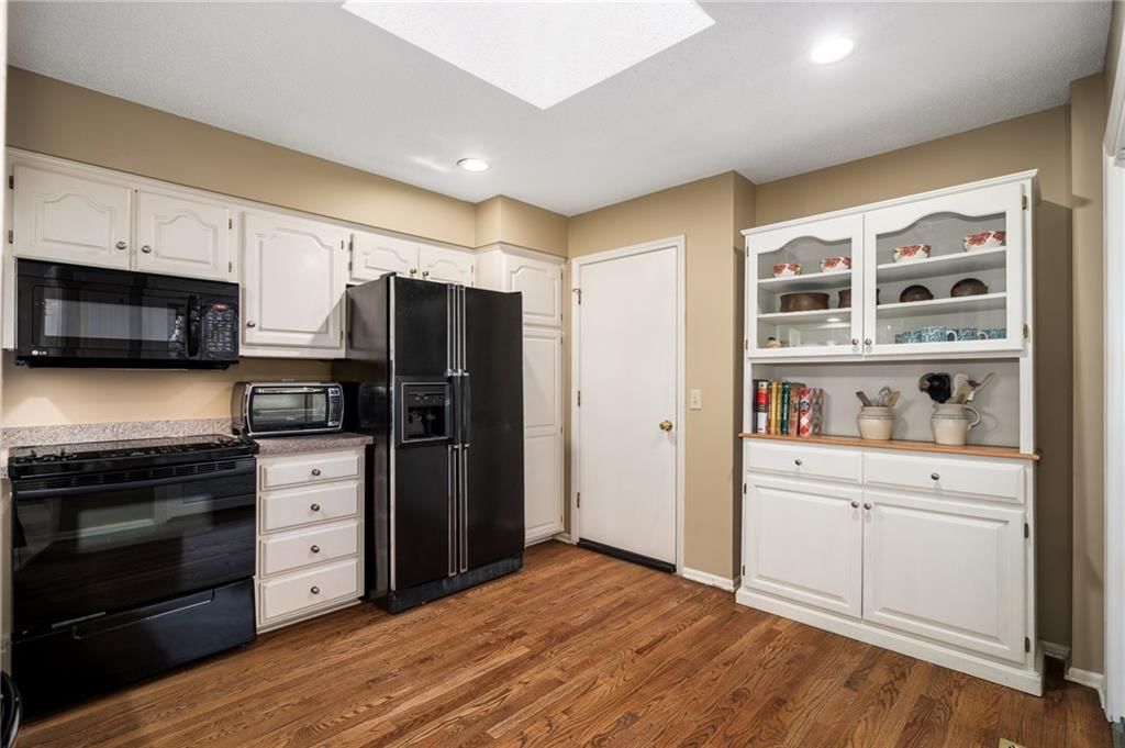 10412 Garnett Street — photo 17