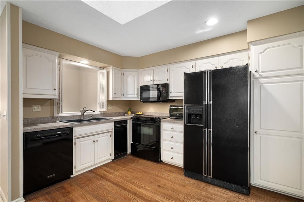 10412 Garnett Street — photo 18