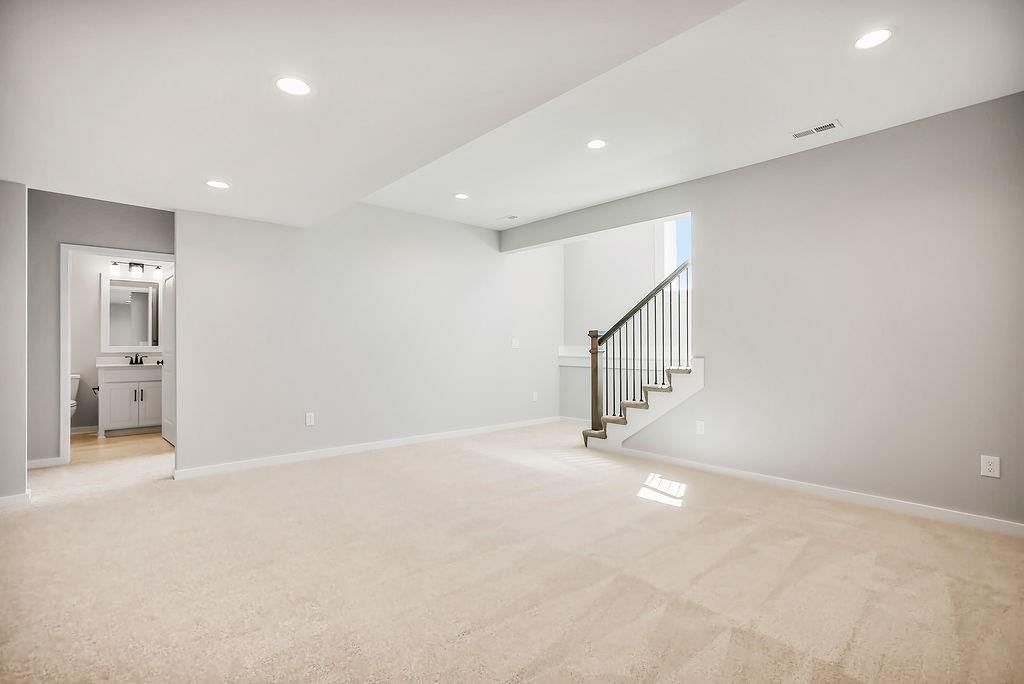 Photo 22 of 41 - 16577 W 165th Place