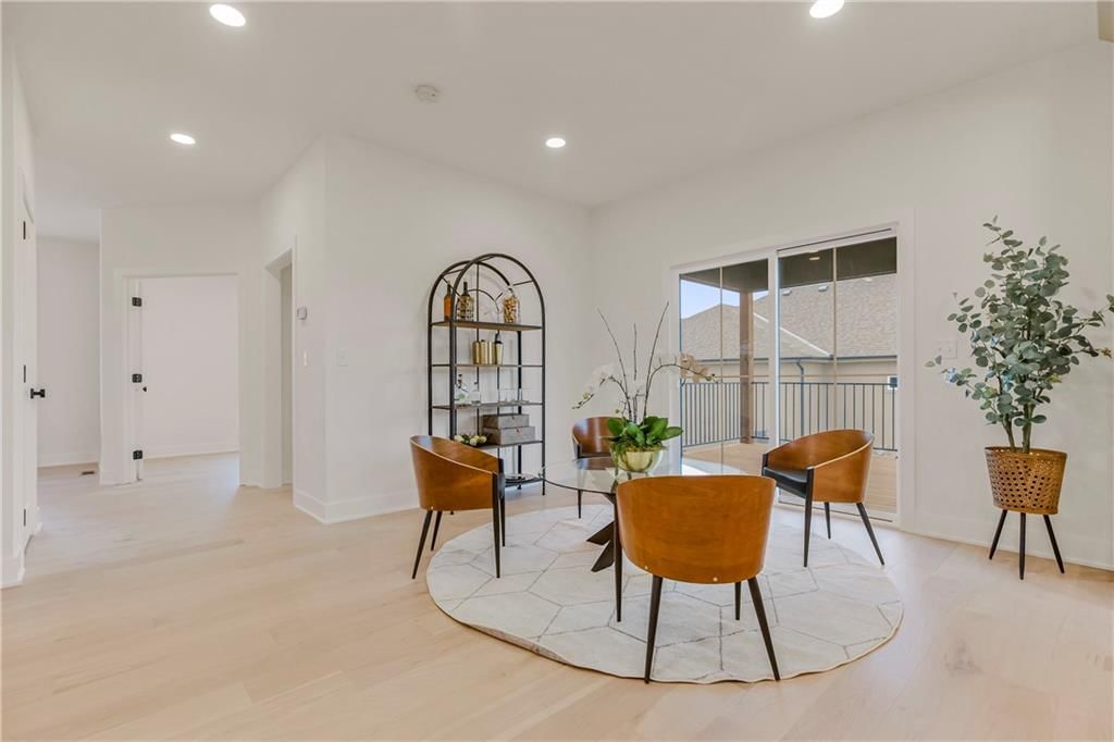 Photo 12 of 31 - 4704 SE Claude Court