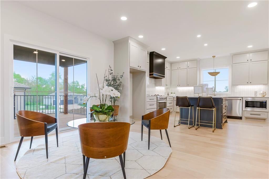 Photo 13 of 31 - 4704 SE Claude Court