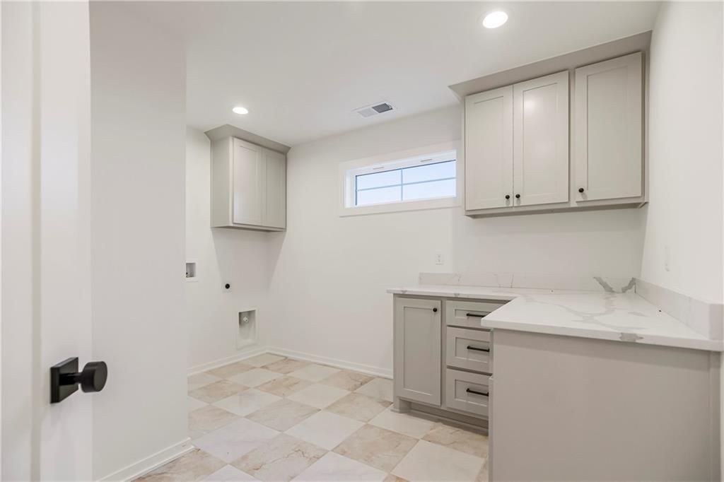 Photo 18 of 31 - 4704 SE Claude Court