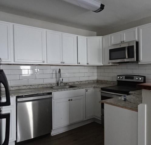 Photo 3 of 13 - 904 Pacific Avenue