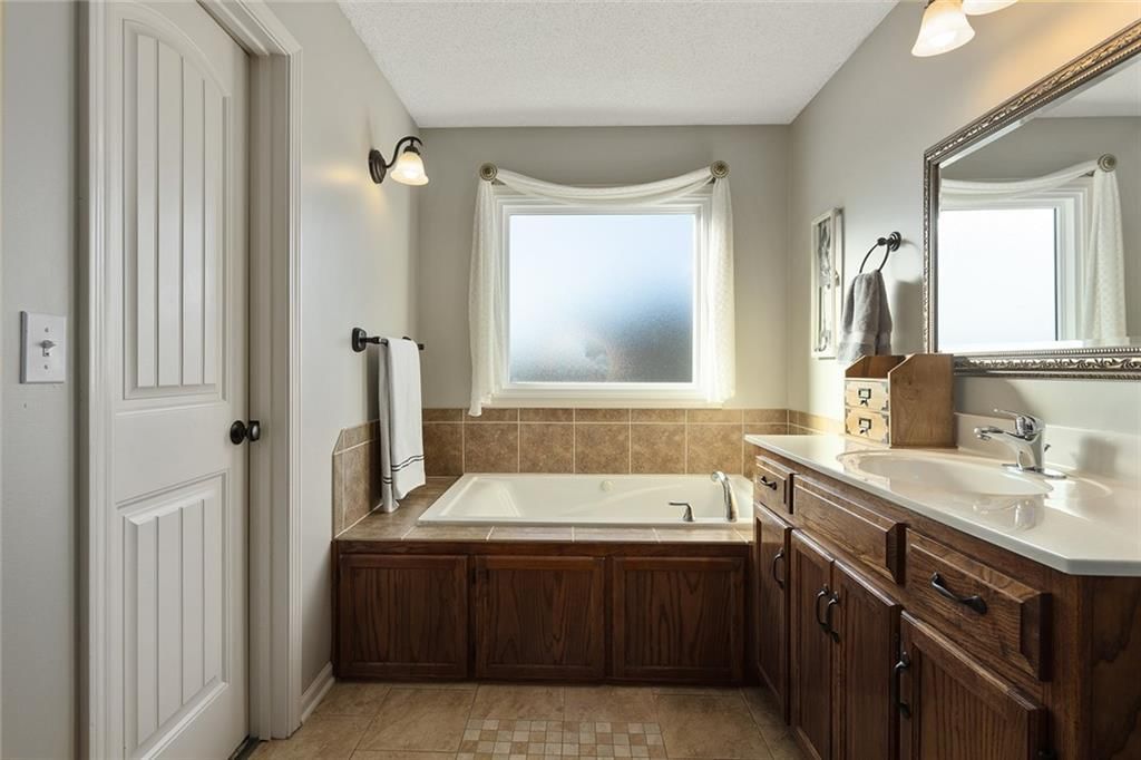 10915 N Madison Avenue — photo 9