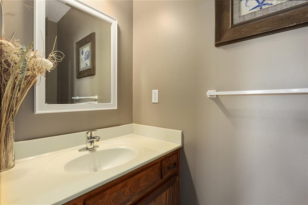 10915 N Madison Avenue — photo 19