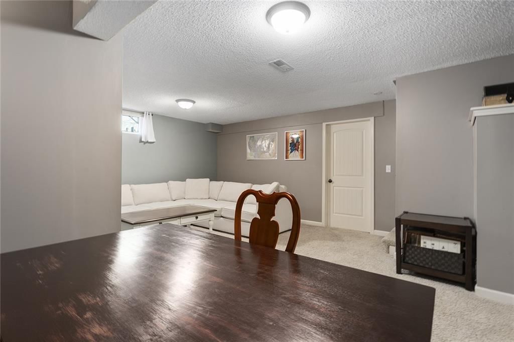 10915 N Madison Avenue — photo 23