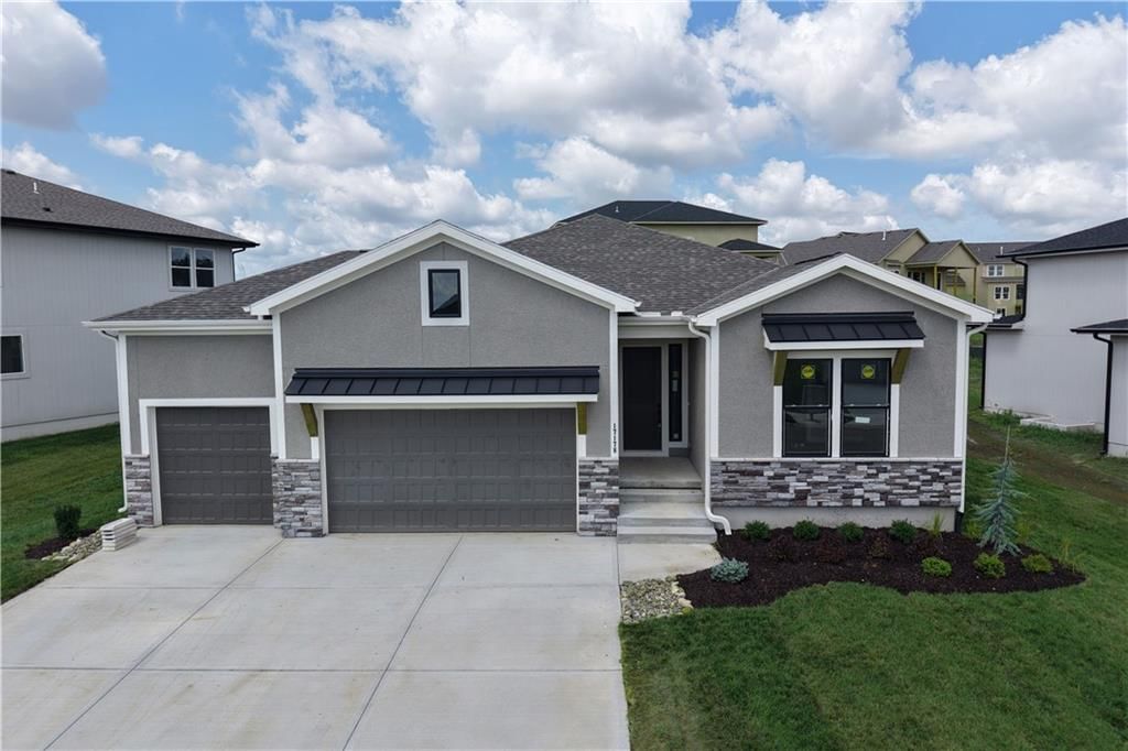 17178 S Heatherwood Street, Olathe, KS