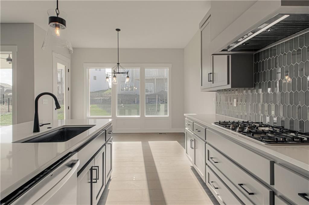 17154 S Heatherwood Street — photo 12