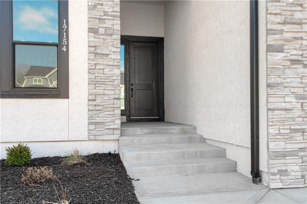 17154 S Heatherwood Street — photo 41