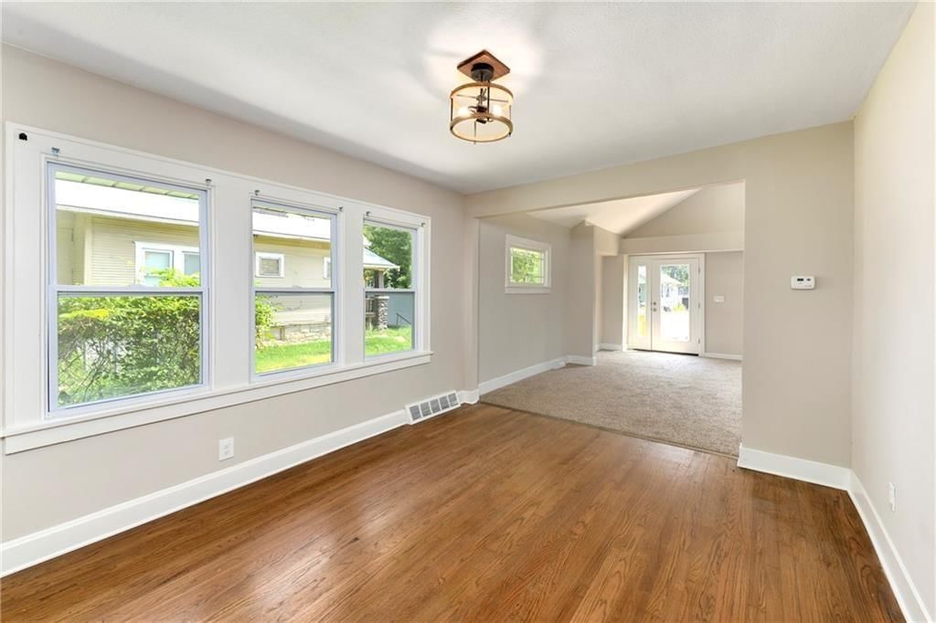 4526 Park Avenue — photo 11
