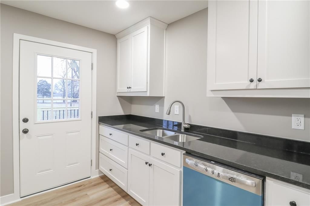 205 W 19th Street — photo 12