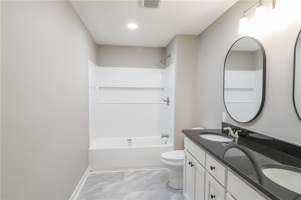 205 W 19th Street — photo 16