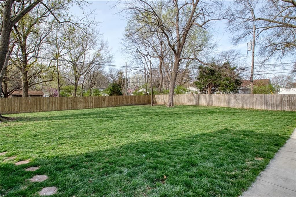 7624 Summit Street — photo 27