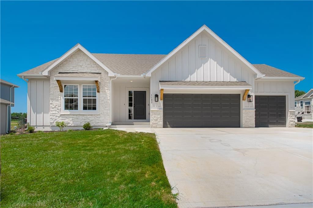 1102 Noah Lane, Kearney, MO