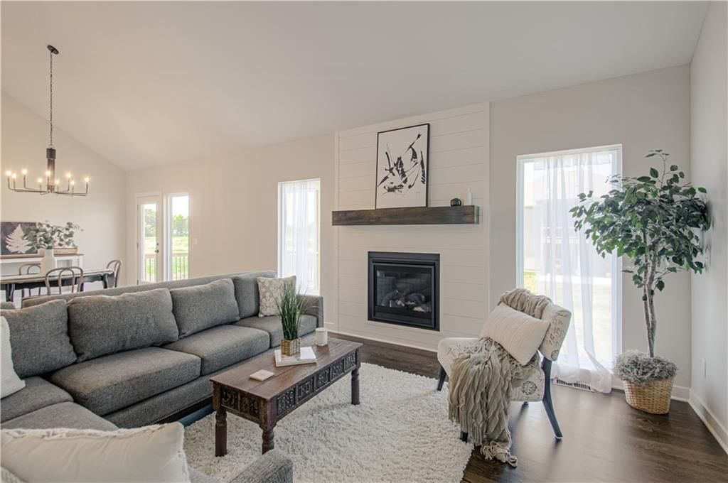 1102 Noah Lane — photo 3