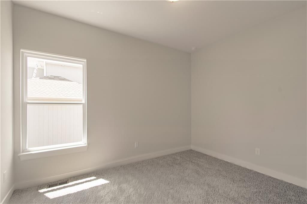 1102 Noah Lane — photo 27