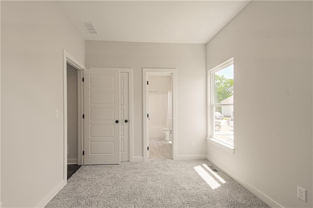 1102 Noah Lane — photo 28