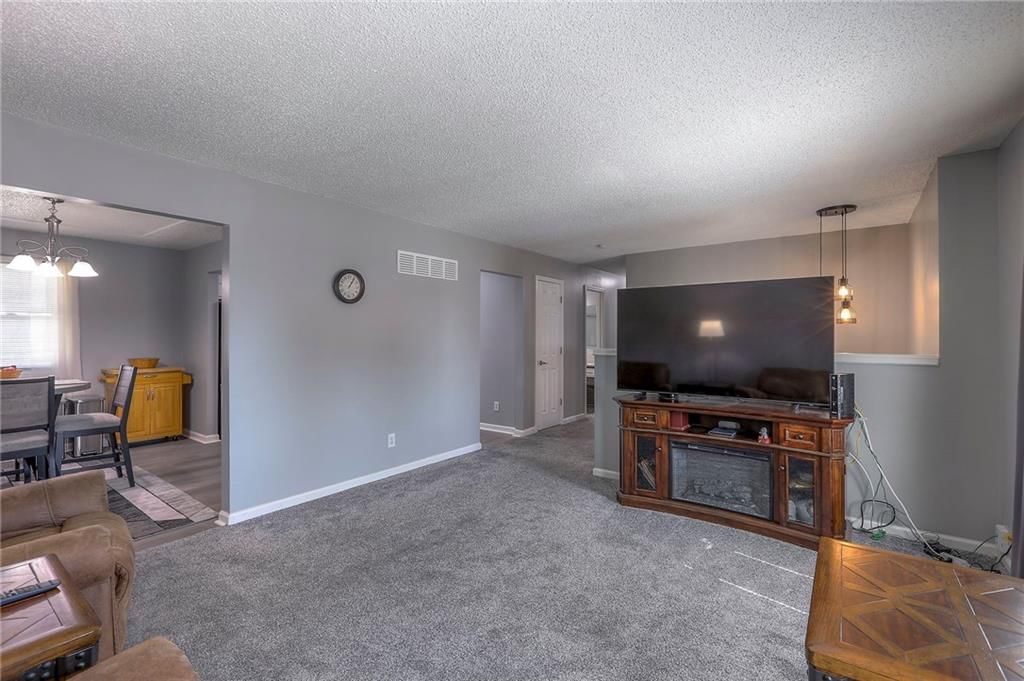 808 NE 80th Terrace — photo 5