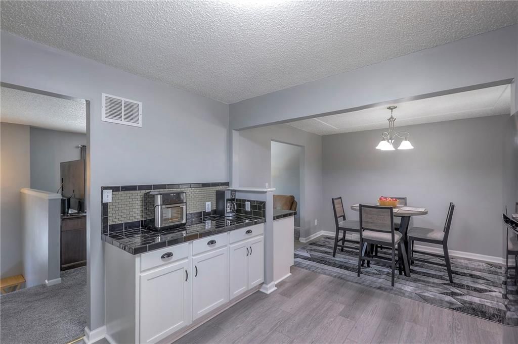 808 NE 80th Terrace — photo 8