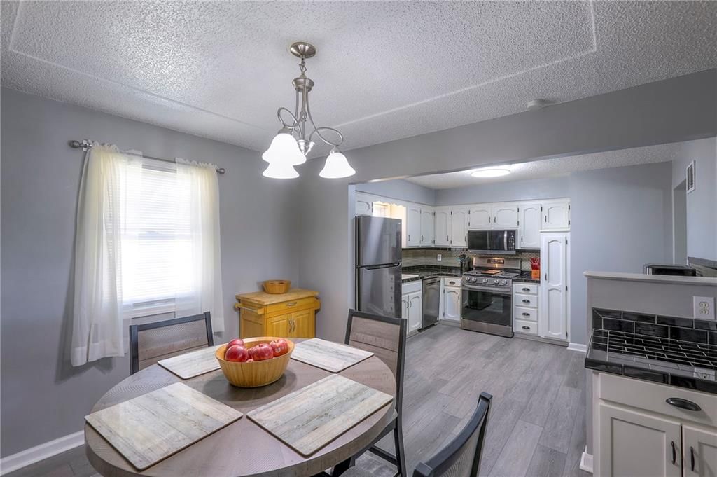 808 NE 80th Terrace — photo 9