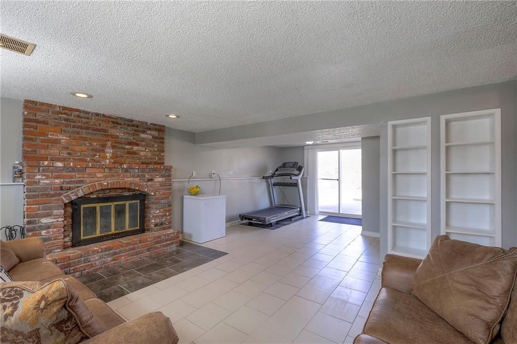808 NE 80th Terrace — photo 24