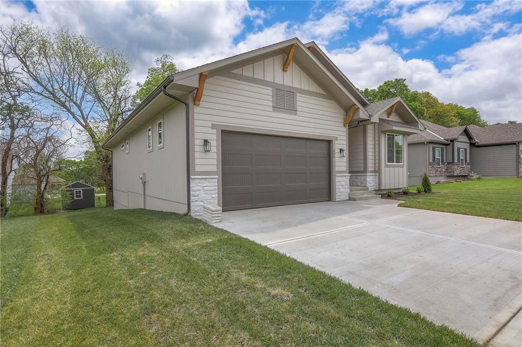 207 S Black Jack Avenue — photo 3