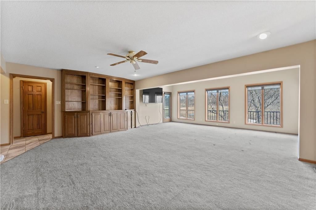 336 N Winnebago Drive — photo 6