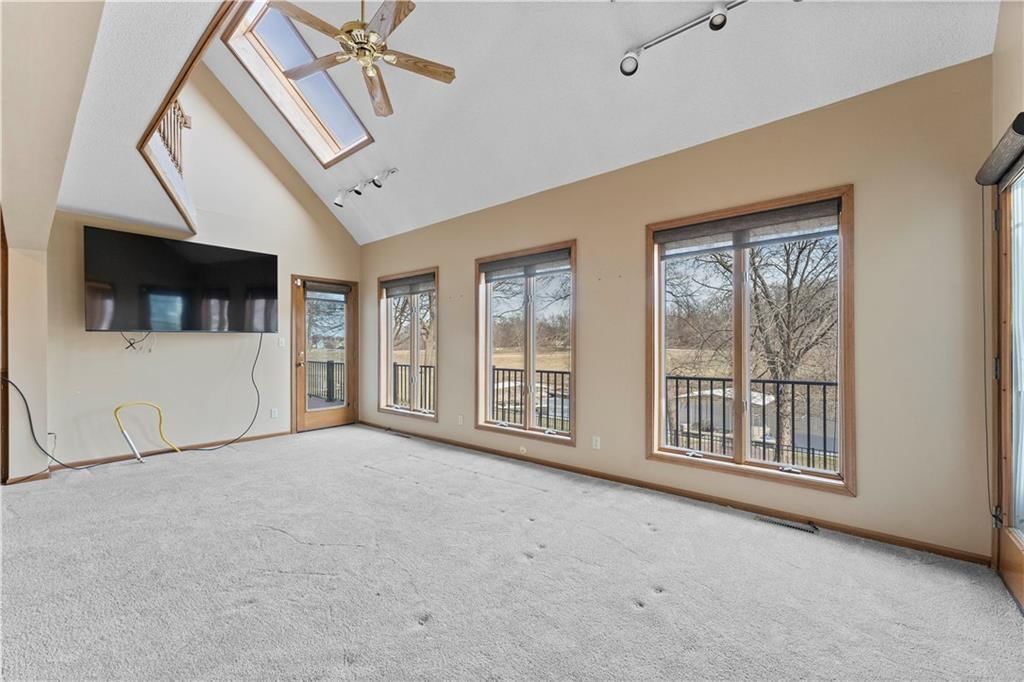 336 N Winnebago Drive — photo 7
