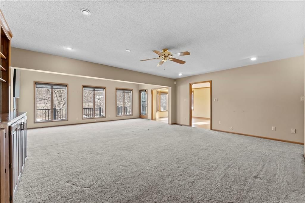336 N Winnebago Drive — photo 10
