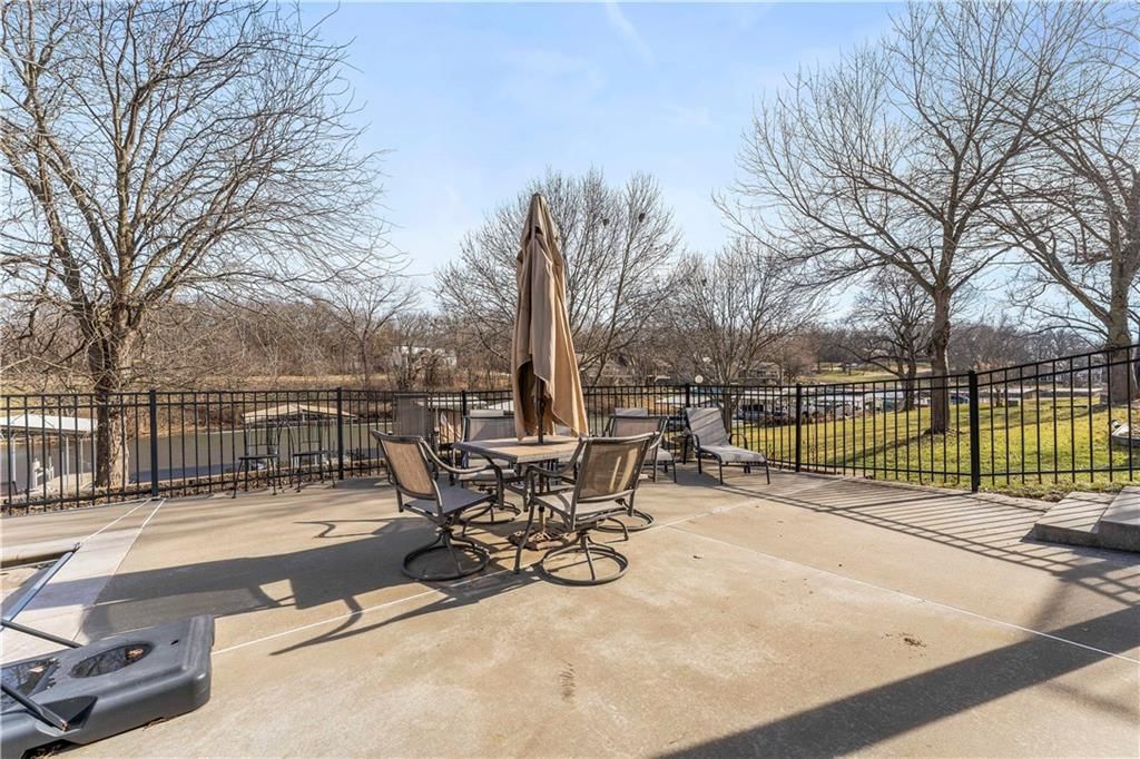 336 N Winnebago Drive — photo 55
