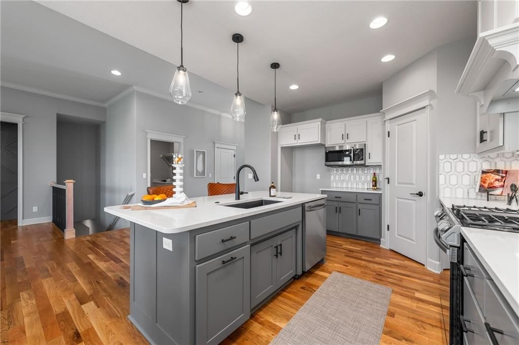 Photo 9 of 40 - 1742 NW 107th Terrace