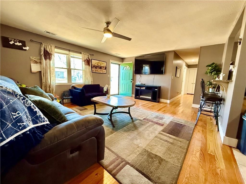 204 N Minnesota Street — photo 6
