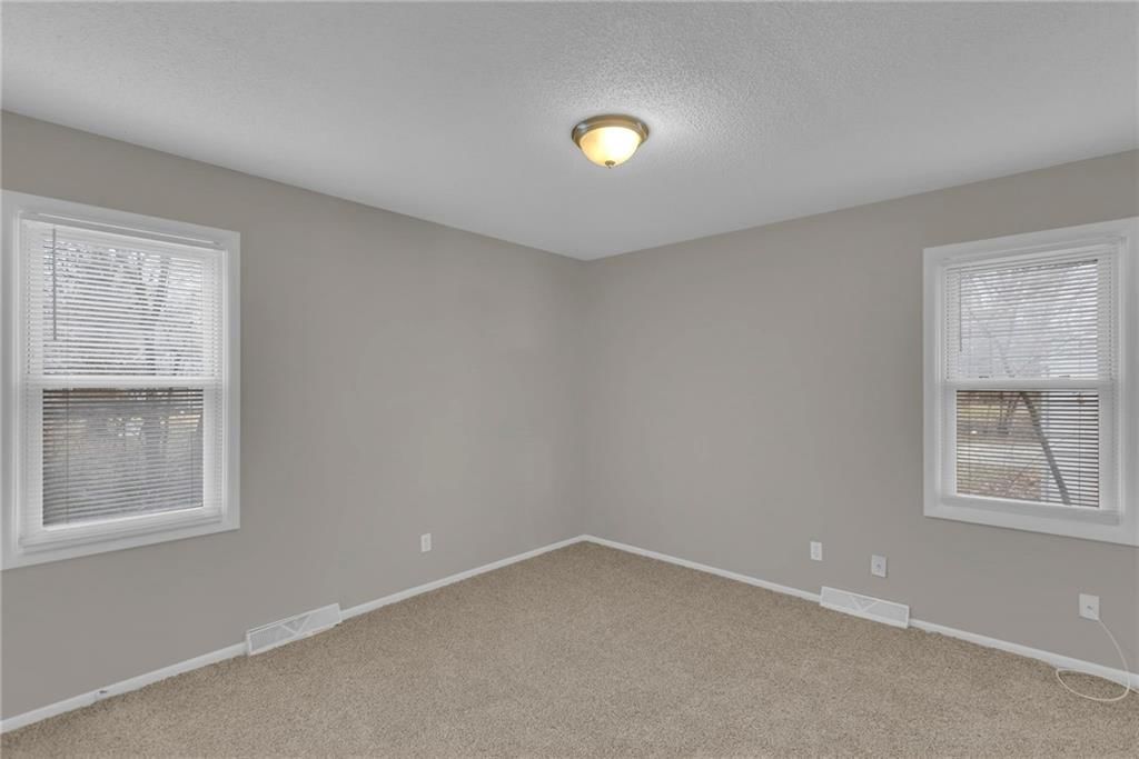 8507 E 111th Street — photo 16