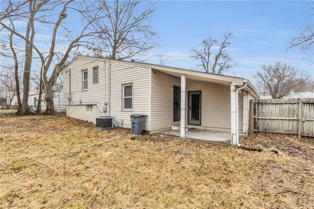 8507 E 111th Street — photo 26