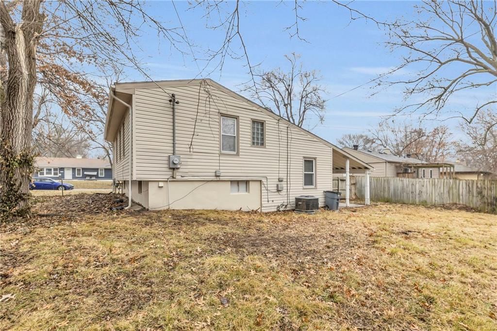 8507 E 111th Street — photo 27