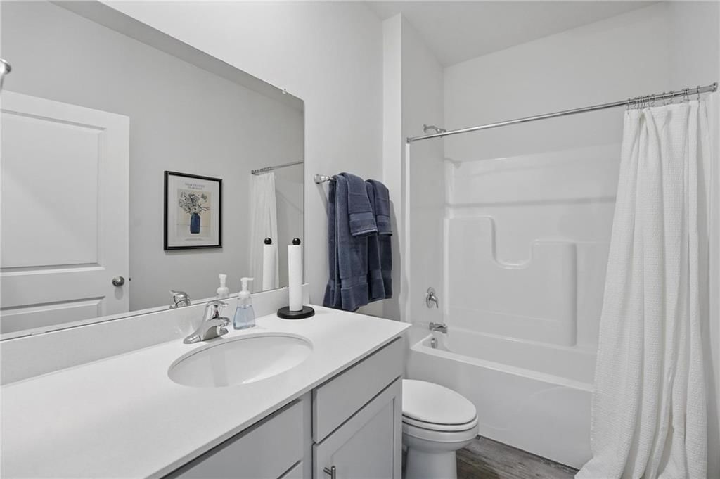 605 Izzy Way — photo 4